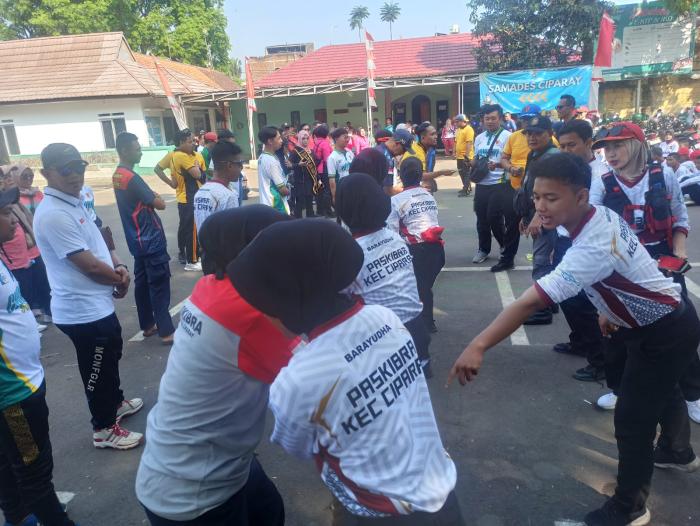 Gerak Jalan BEDAS Semarakkan PHBN Tingkat Kecamatan Ciparay, 81 Tahun Indonesia Merdeka Penuh Kebahagiaan